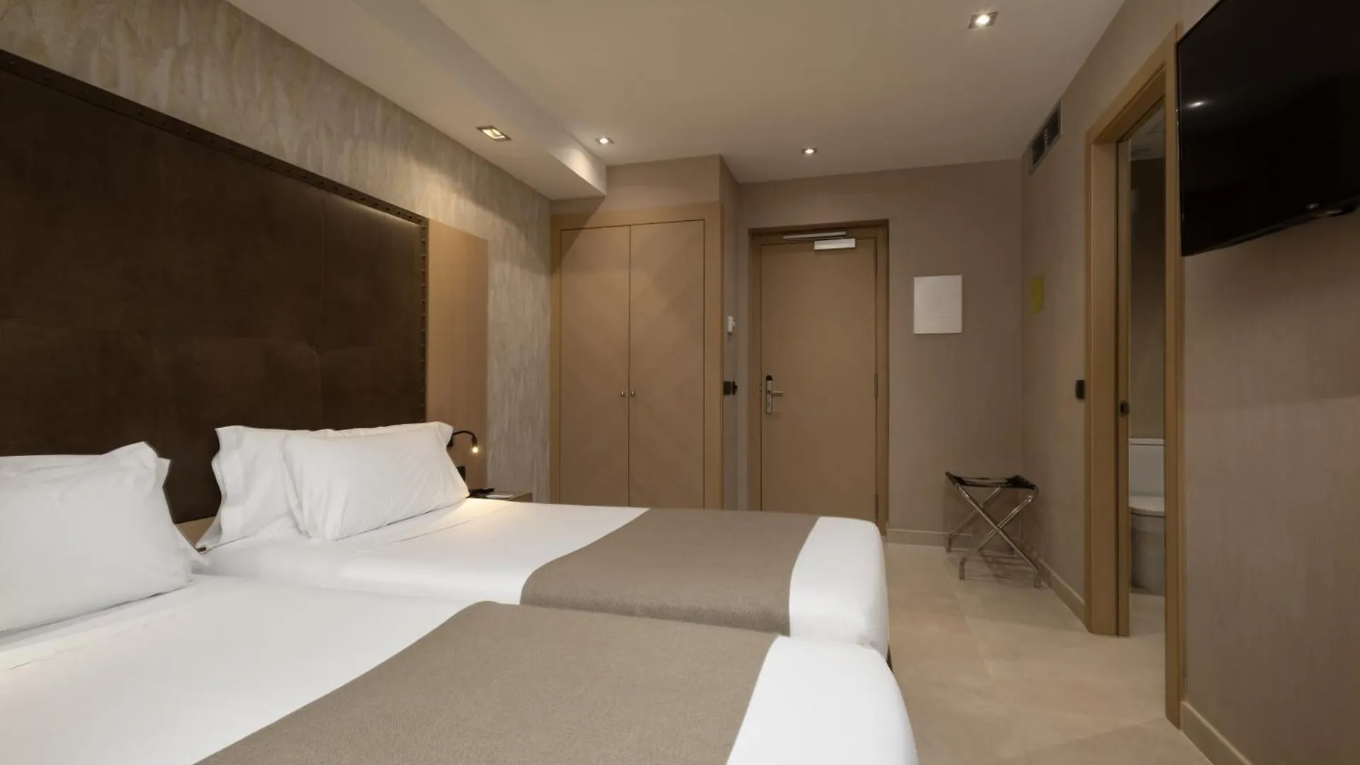 Gran Hotel Barcino Barselona 4*,
