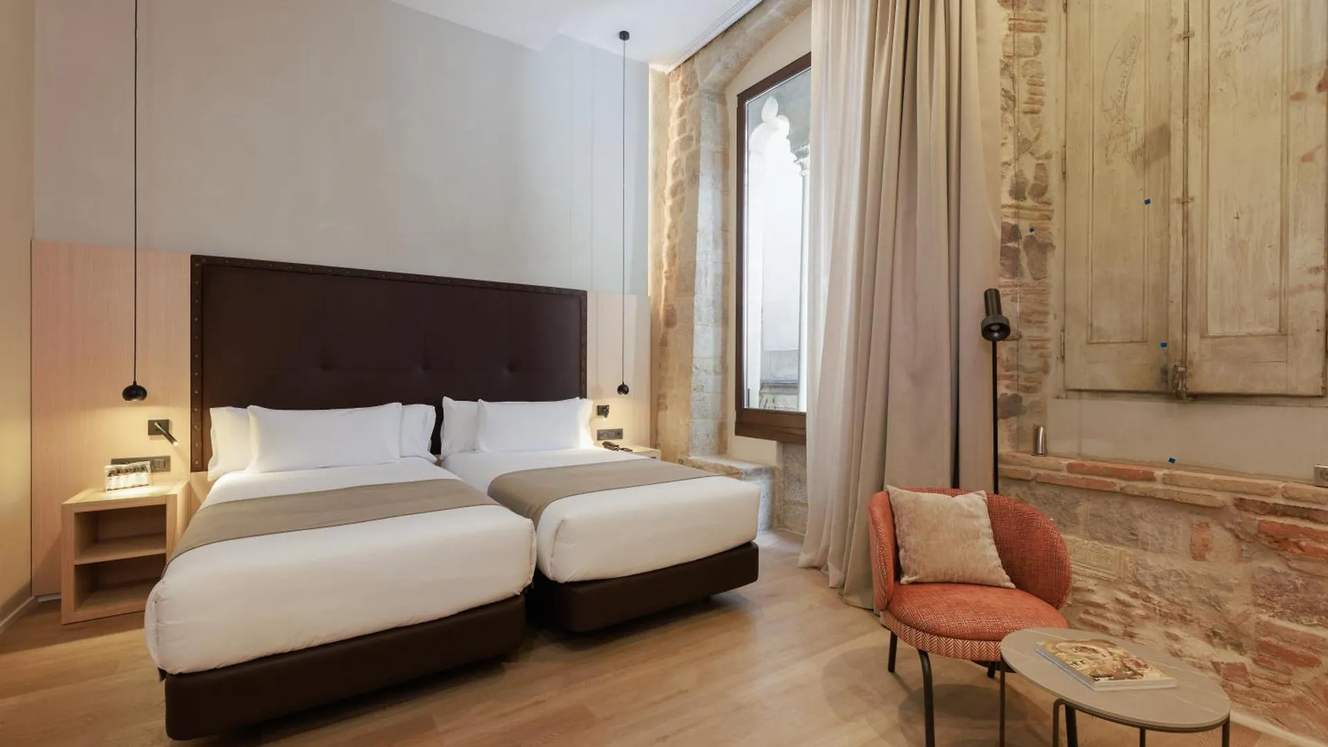 Gran Hotel Barcino Barselona 4*,